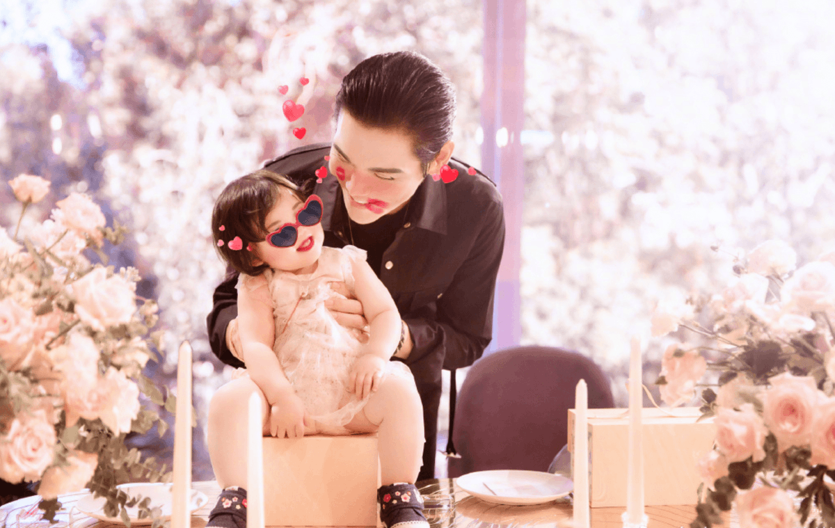 Robert Lacey tweet media