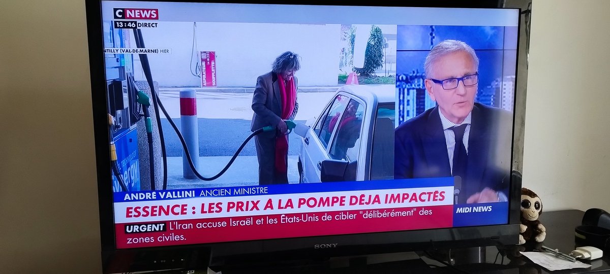 RedmanMotopiste's tweet photo. Ils sont forts ces enc## :
"On augmente le prix à la pompe parce qu'il faudra payer plus cher plus tard le stock, on anticipe les hausses..."
OPPORTUNISME A TOUS LES ÉTAGES ! ET LE GOUVERNEMENT SE GAVE car plus ça augmente plus y a de taxes qui rentrent ! #carburant #VDM @CNEWS https://t.co/4MRCA6kMlz