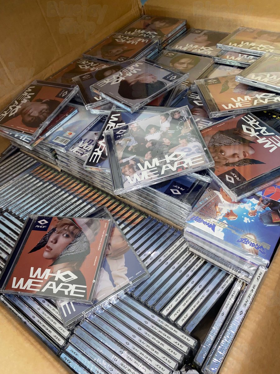 bluejayshop's tweet photo. #Bluejayshop_GA
SURPRISE SEALED ALBUM GIVEAWAY! 🥳

- follow us + @framelaph 🔔
- like and retweet
- reply

will draw on march 12 🚶‍♀️ https://t.co/aHOaXi7QAm