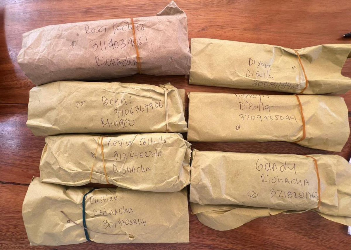 Yo estoy de acuerdo con el colega abogado Iván Cancino: no es un delito transportar $145 millones en efectivo en un vehículo. El delito está en lo que iban a hacer con ese dinero, distribuido en 6 sobres de manila marcados con nombre y número de celular. Esos números coinciden