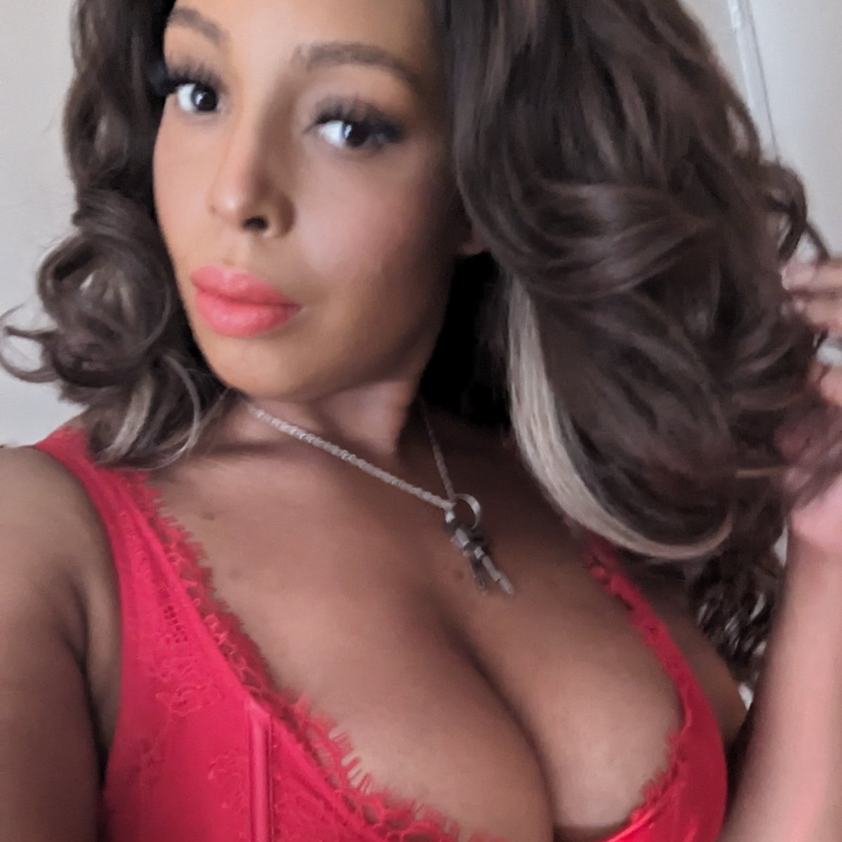 MissValerieVice's tweet photo. I crave more keys in my collection. How long do you think you can keep chaste for me? Let me lock you up and be the true key to your desire ❤️‍🔥⛓️

Findom I ProDomme I TPE I keyholder https://t.co/UYGyxbtlXk