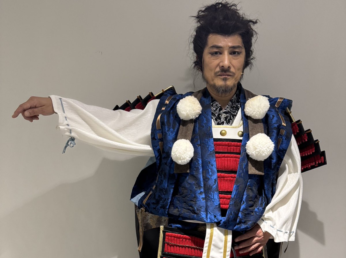 shigemi_tanaka's tweet photo. 3/5本日も二つ　無事に。

大輔が
駆けつけてくれました！
嬉しい限りです。

明日はいよいよ、、、
しっかりと努めます！！

#ミュージカル刀剣乱舞
#髭切単騎出陣 
#夢幻泡影～
#三浦宏規
#岩崎大輔 https://t.co/Sd0o3ehPwP
