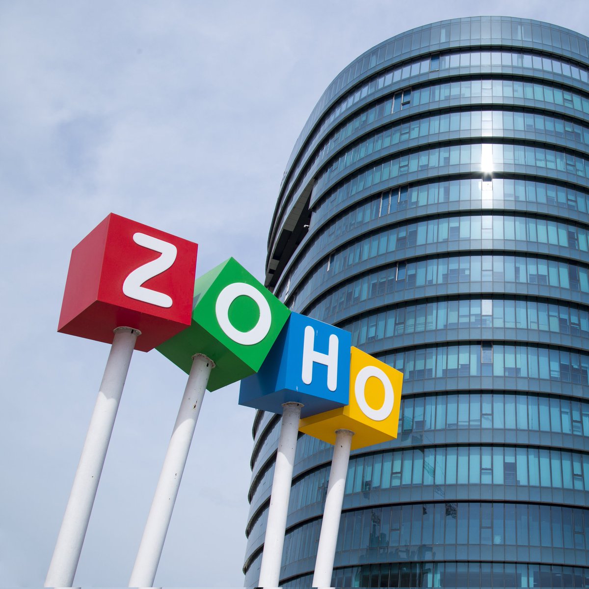 - Meet Sridhar Vembu
- Founder of Zoho Corporation
- Self-made billionaire
- No VC funding or outside investors
- Built the entire company from customer revenue
- Wears simple clothes, Walks barefoot, Cycles to work
- Received the Padma Shri award
- Grew up in a rural area
-