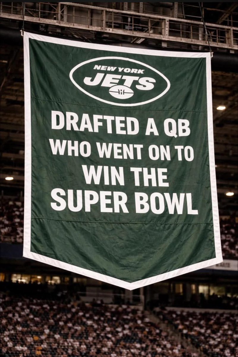 Insaneworkouts's tweet photo. @richeisen  just saw this figured you would get a little kick out of it as.....its a very jets thing to do.....as a vikings Fan I am also sad https://t.co/XoZ84idJqX