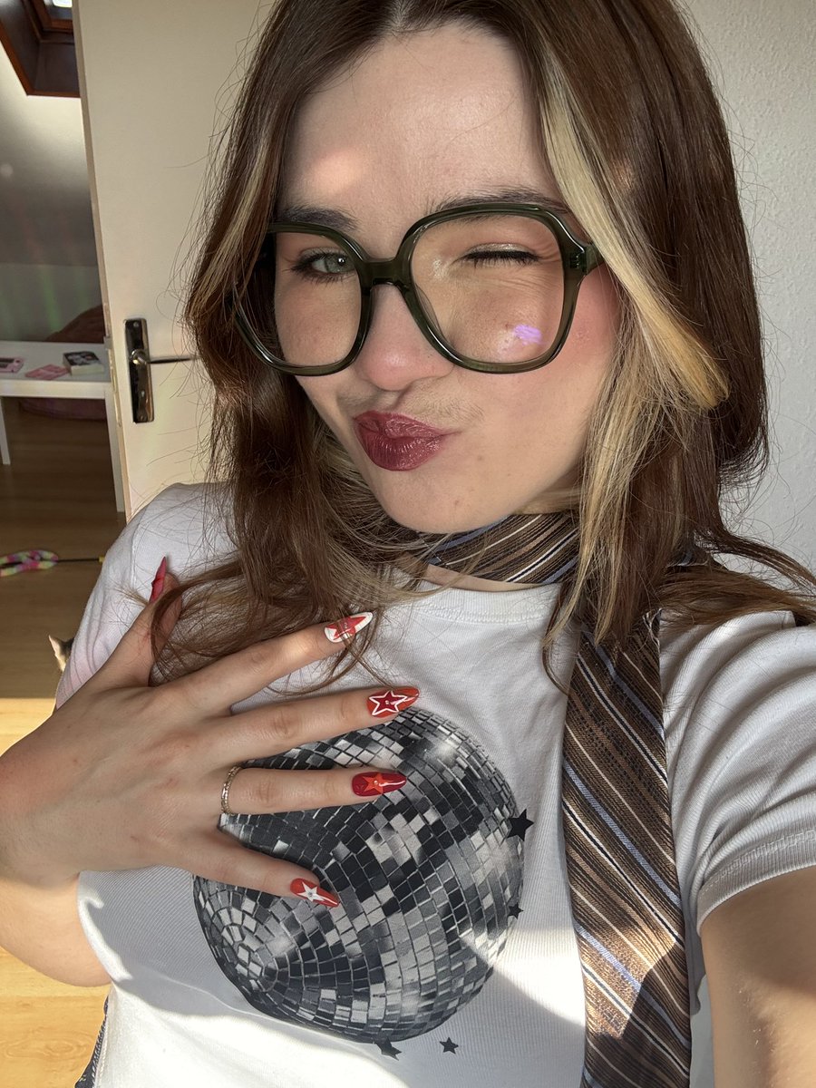 Yumoshan tweet media