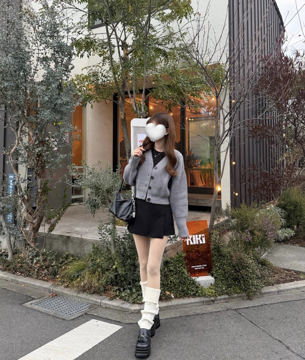 rab_imy's tweet photo. 上下GRL🩶🖤やりたかったコーデ！
カーディガン丈感も袖のたっぽり感も可愛かった💌 https://t.co/JZOSdNhSrr