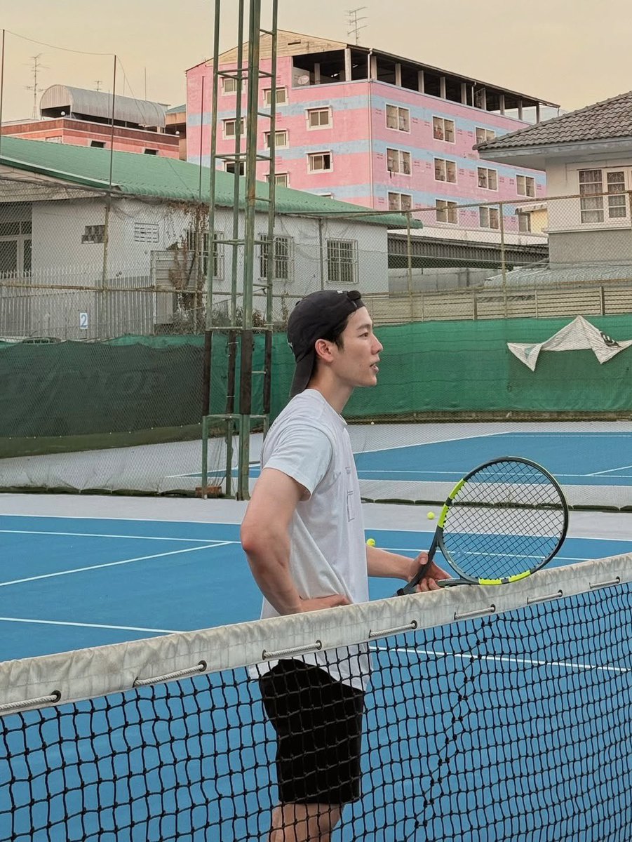 TheoryofYinWar's tweet photo. IG warwanarat 

☁️ 🎾 ☁️

#หยิ่นวอร์ #warwanarat @warwanarat https://t.co/8X8MXbwRWL