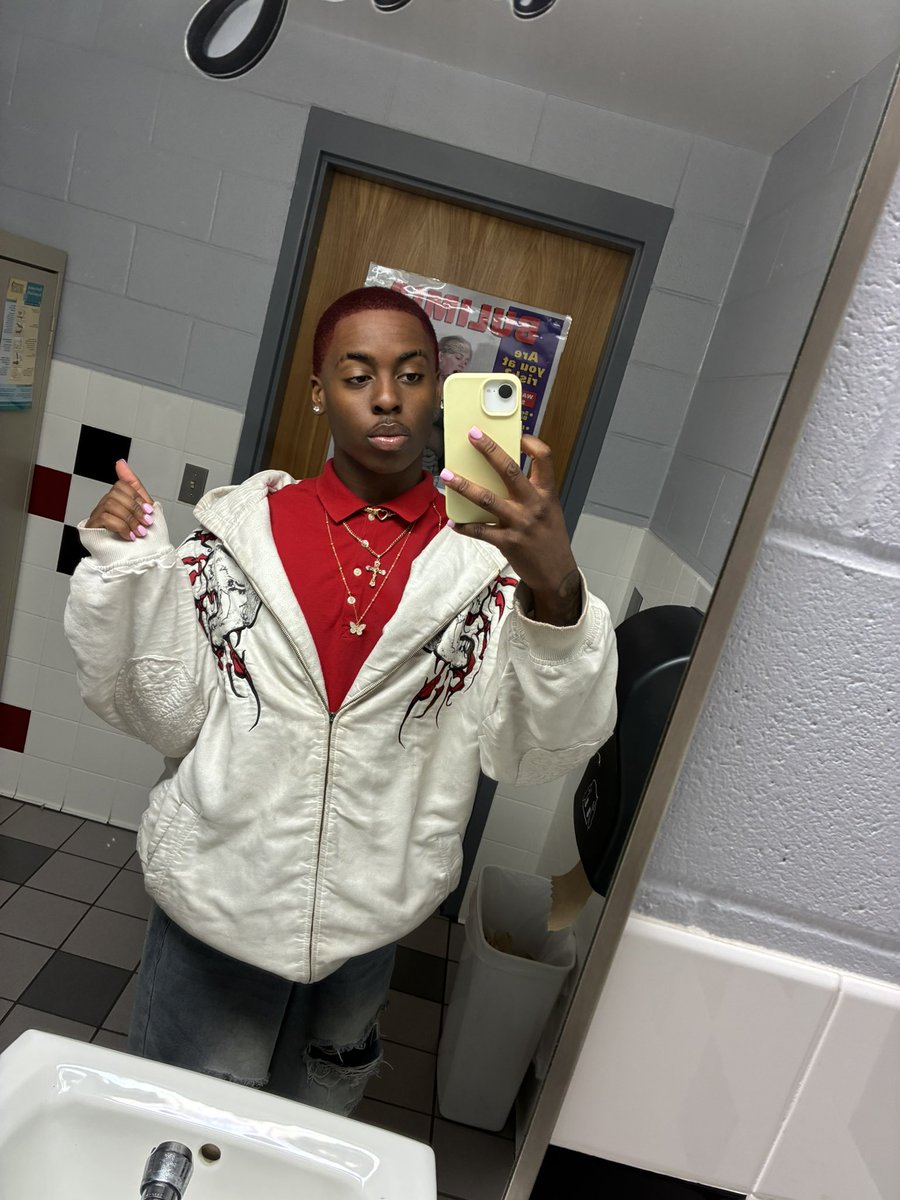 𝗺𝗶𝗰𝗵𝗮𝗲𝗹 ⛧ tweet media