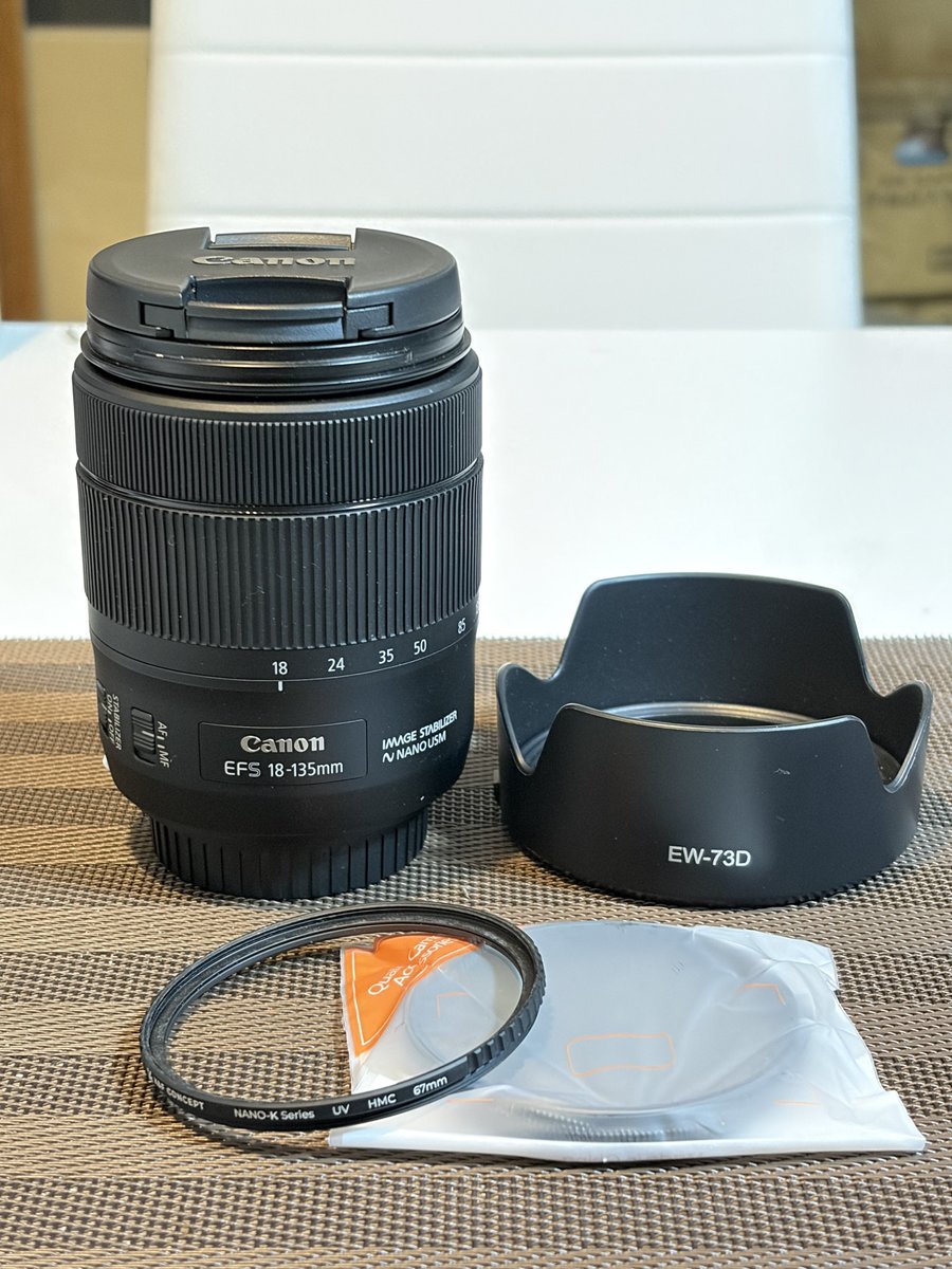 緩募】 レンズ売ります CANON EF-S 18-135mm F3.5-5.6 IS USM レンズ