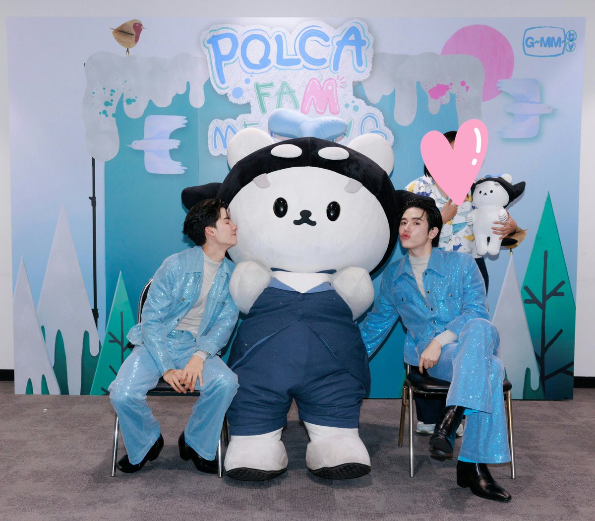 ตะวันพบแผ่นดิน 🍒💙💕🐶✈️ tweet media
