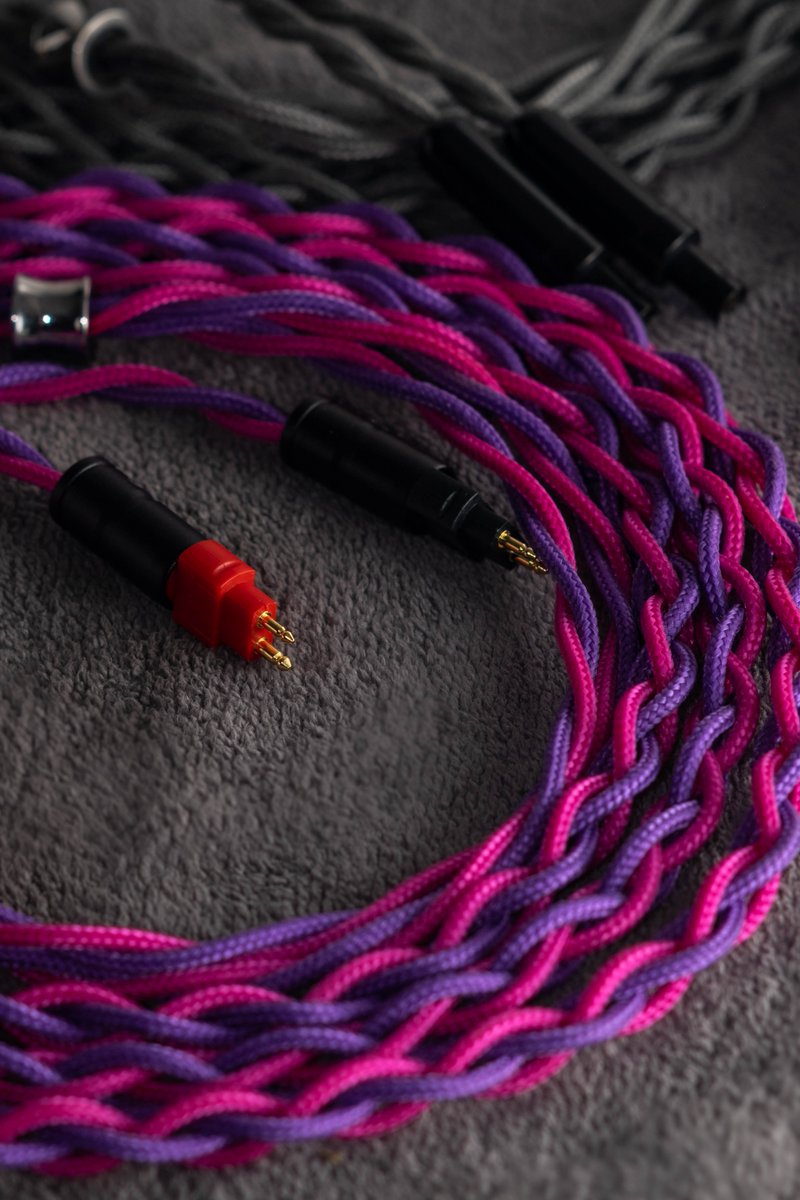 GladiatorCables's tweet image. Packaging updates and new release
-
-New gladiator stickers included with every order. 
-New packaging with a sleek black padded envelope. 
-New aluminum splitter design release with 3 colors, gold bronze - shiny silver and mirror black. 

#audiophile #highendaudio #audiogear