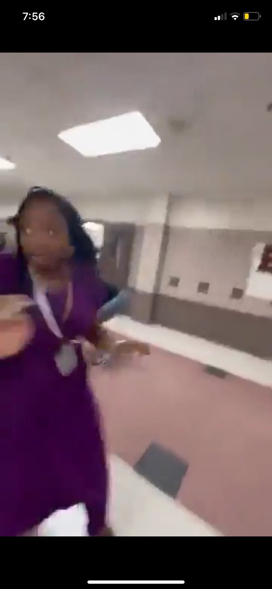 killinitwithden's tweet photo. @baagitdouble 😭the teacher face https://t.co/h1s8a1QQik