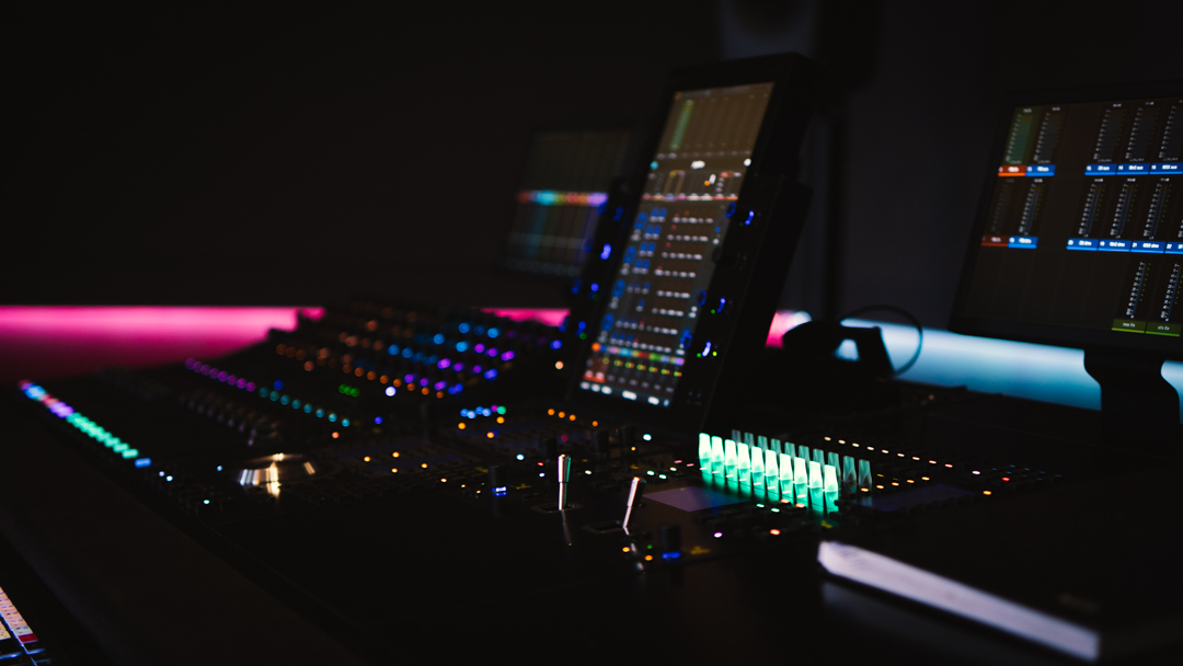 city_pecs's tweet photo. Studio vibes 💫
The beloved Eclipse Suite and it's beautiful details.
#EclipseSuite #studio #soundstage #postproductionstudio #genelec #avid #protools #movie #film #pecscitystudios  #postproduction #audiopostproduction #sound #filmmakers #filmaudiopost #soundengineer #hungary https://t.co/qtrisVJrR1