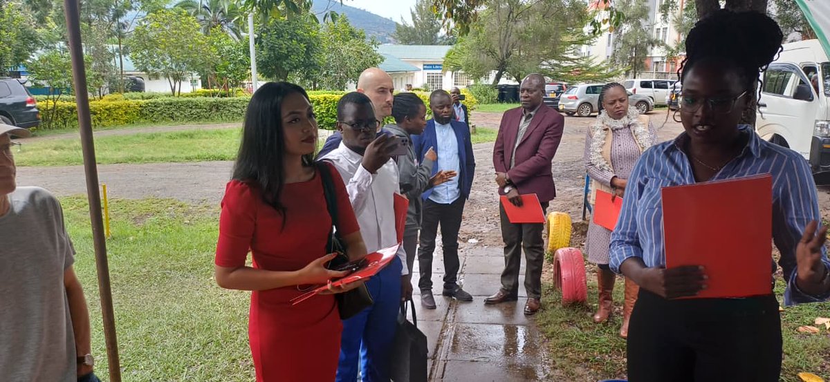 kenyaDek's tweet photo. Honored to host delegates from Global Fund Advocates Network, Kenya Red Cross Society, and Machakos County MOH at the Youth Drop-In Center, engaging beneficiaries and hearing their experiences and the impact of Global Fund–supported programs. #HealthForAll https://t.co/d7eLOsrHKo