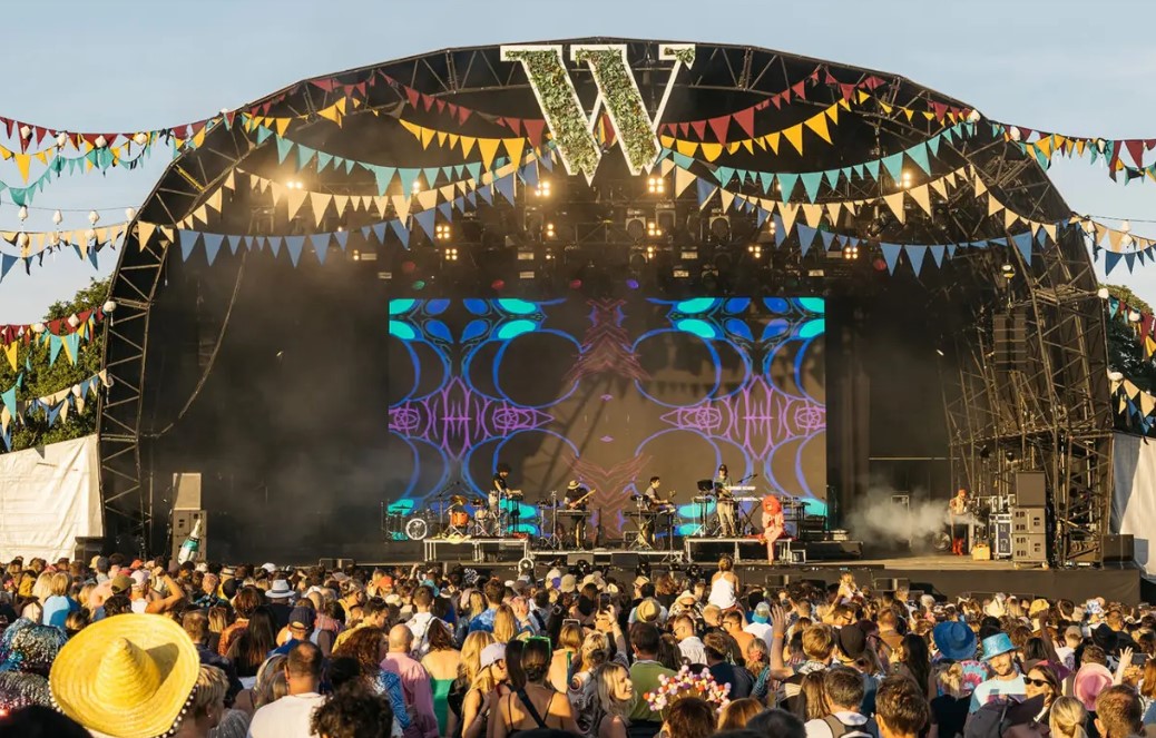 able2uk's tweet image. Scissor Sisters, Carl Cox and The Last Dinner Party headline Wilderness 2026 + Annie Lennox curates a very special Sunday afternoon. For info on the accessible facilities and how to buy tickets check our Access Guide tinyurl.com/kn348su7 #wilderness @WildernessHQ