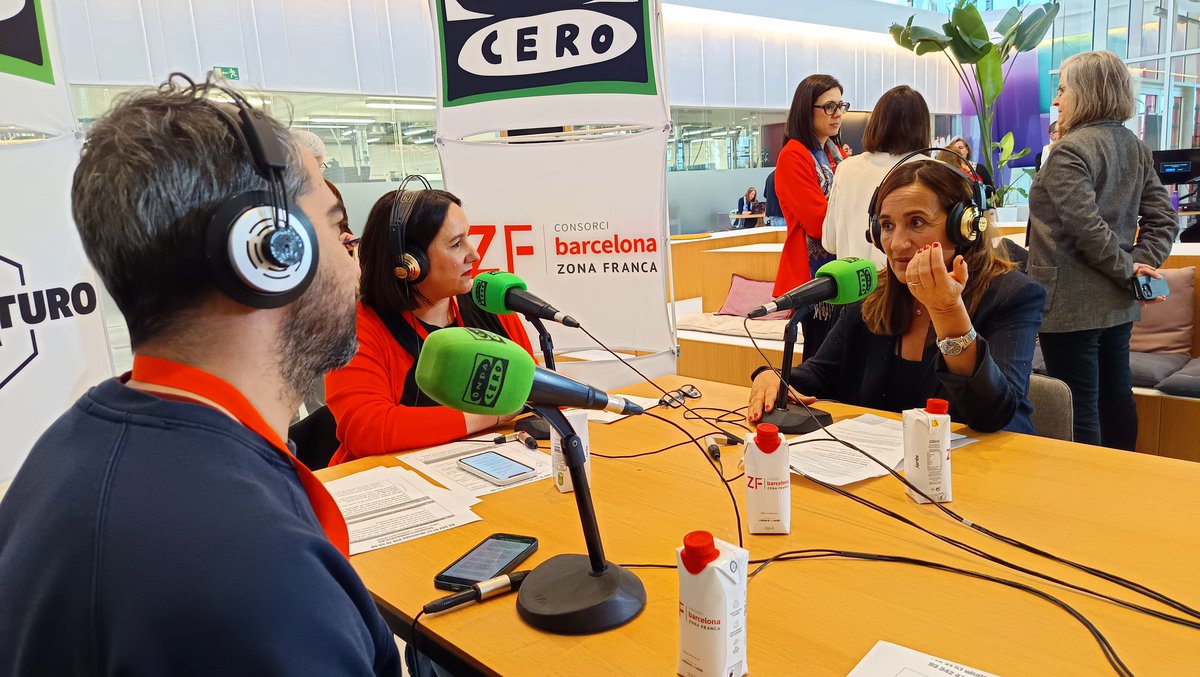 OndaCero_cat's tweet photo. 🔴 DIRECTE #LaCiutat des de la #BWAW2026. Som al #Dfactory del @ConsorciZF. Acabem el programa amb Ana Palencia, directora de comunicació d'@Unilever. 

🎧🔊 https://t.co/l9fng5gIs3 https://t.co/C6d4CMPvb2