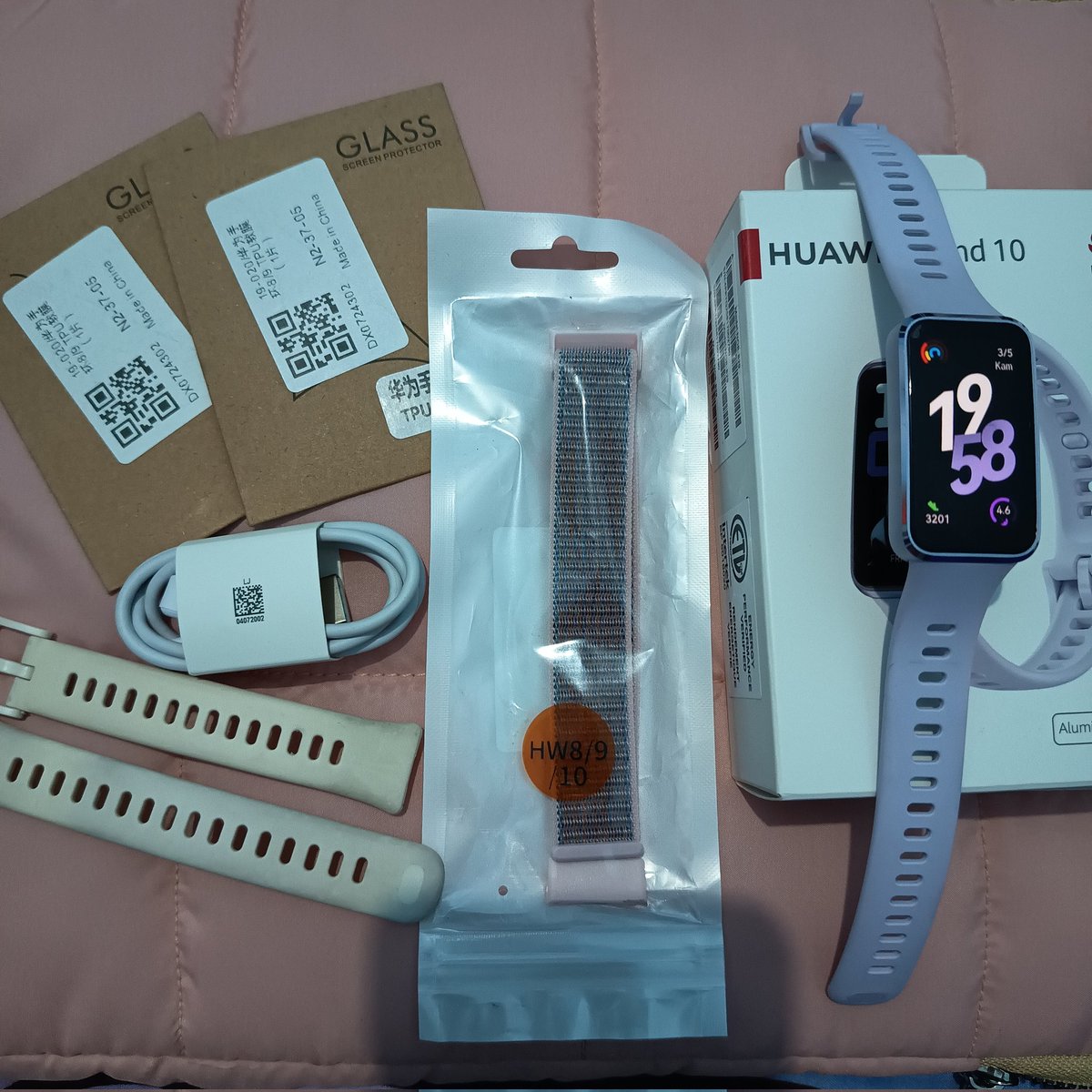 neomueasyy's tweet photo. wts / want to sell

💜huawei band 10 alumunium purple💜
IDR 360k bisa nego

✨charger, box masih lengkap muluss. 
✨free 2 strap, yg satu blm pernah dipake
✨udh kepasang antigores, aku kasih yg baru 2 pcs
✨domisili jatim
✨co via oren

tag wtb wtt zonauang jam tangan https://t.co/ippJJRJROk