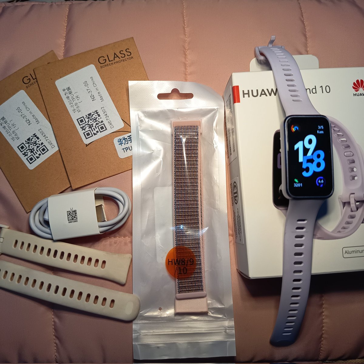 neomueasyy's tweet photo. wts / want to sell

💜huawei band 10 alumunium purple💜
IDR 360k bisa nego

✨charger, box masih lengkap muluss. 
✨free 2 strap, yg satu blm pernah dipake
✨udh kepasang antigores, aku kasih yg baru 2 pcs
✨domisili jatim
✨co via oren

tag wtb wtt zonauang jam tangan https://t.co/ippJJRJROk