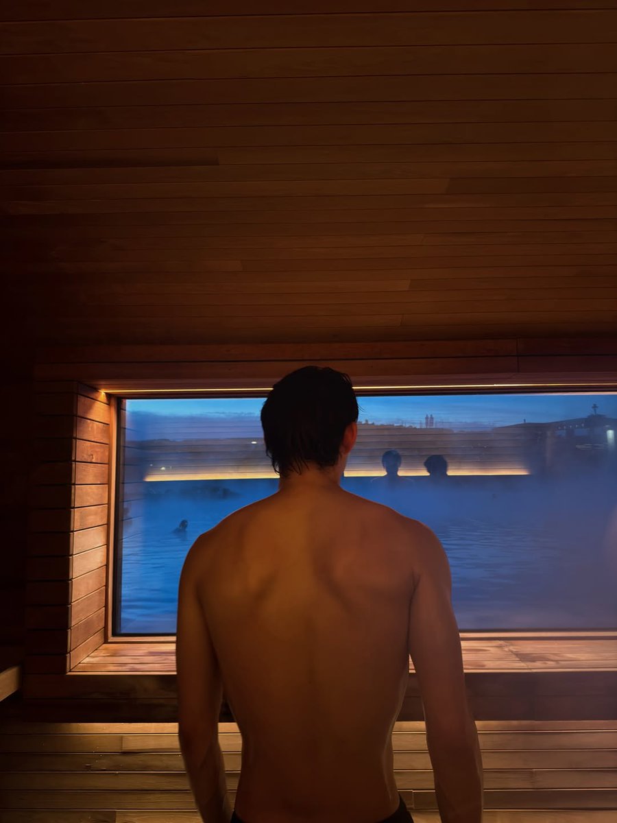 ปึ้ง กุช้อคคคคคค แว๊กกกกกกกกกกกกกก นี่สินะแฟนหายมันก็ต้องแบบนี้ แว๊กกกกกกกกกกกก ขอบคุณน้องเอส

#est_rvp
#แฟนเอสหายจีบได้เลย