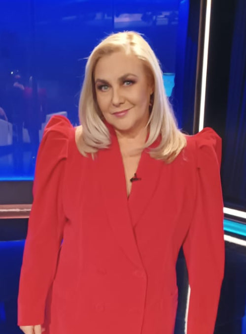 <a href="/GabrielBoric/">Gabriel Boric Font</a> se va con una dieta millonaria, lleno de privilegios q prometió no tener, y deja fortalecidas a las AFP en un 60%, 
una deuda bruta del gobierno central en 41,7% del PIB, 
FEES de US$3.889 millones, 
37 meses ya de desempleo sobre el 8%, sobre el 9% en mujeres,