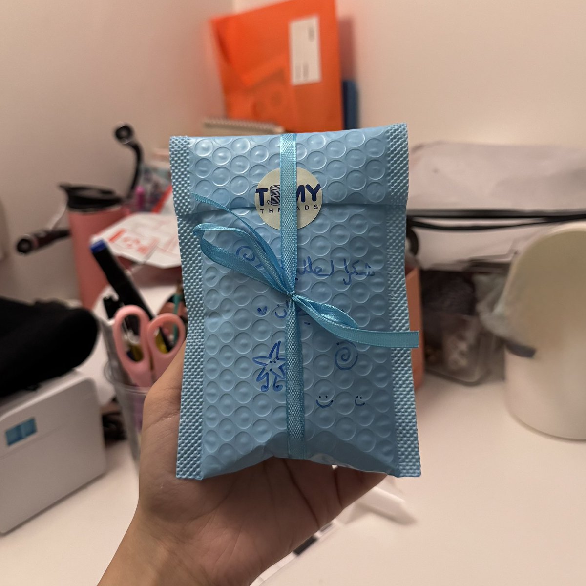 تومي ثريدز tweet media