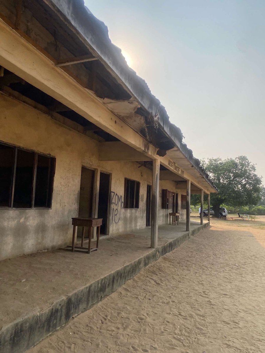 This is the current state of infrastructure at the popular Community Comprehensive Secondary School, Four Towns, Uyo, Akwa Ibom State.

This is a public school located close to the State Secretariat.

It is in the heart of the State Capital.

This is what education looks like in