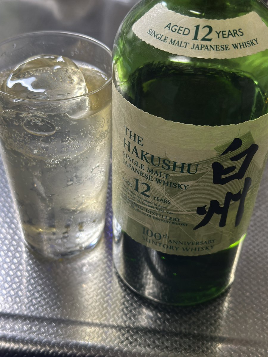 2杯目も白州12年100周年ラベルでかんぱーい♪ 100周年ラベルは気分が