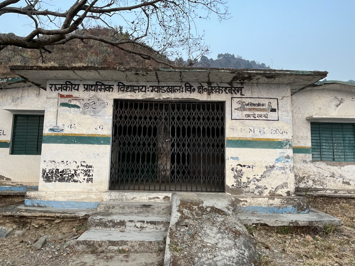 hrsanjaynegi's tweet photo. Govt School where dad studied till 05th standard at #Gwaad village #pauri Garhwal Uttarakhand #pahad dairies #Home https://t.co/kl9rsyl9uv