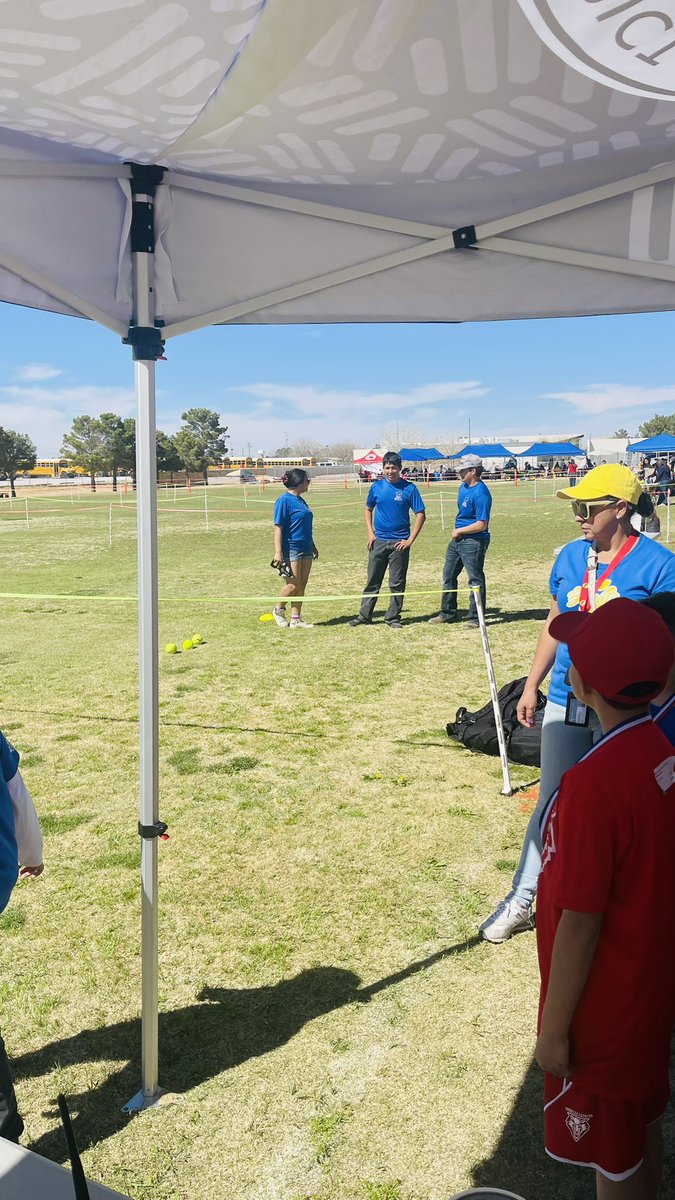 chs_peertutors's tweet photo. Peer Tutors always lend a helping hand at the Lower Valley Special Olympics.  Everyone wins!!!!  Great day!!!
@ClintISD @ClintHSLions https://t.co/fuvy8Cv81j