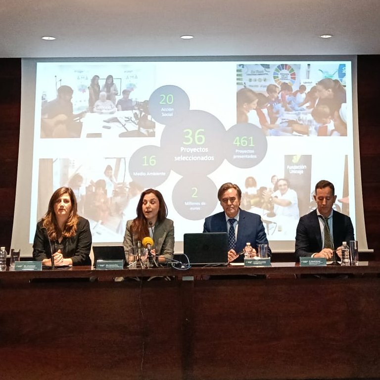 Solidarios_es's tweet photo. En Solidarios estamos felices de ser uno de los 36 proyectos seleccionados por @FundUnicaja para mejorar con nuestros programas de #voluntariado la vida de las personas #mayores en #soledad en #Sevilla y #Granada
Firma hoy en #CentroCulturalFundaciónUnicajaCádiz https://t.co/ArvB0MFZGI