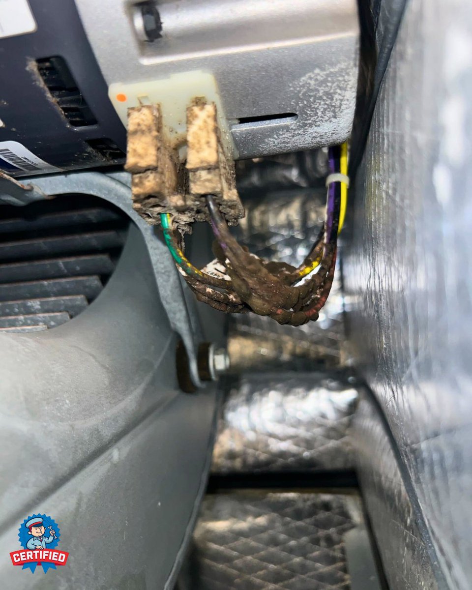 thinkcertified's tweet image. Years of neglect doesn’t just show up on filters — it builds up deep inside your system too. Grime-covered wiring like this can lead to performance issues and costly repairs if maintenance is ignored ❄️
#hvac #swfl #thinkcertified #maintenance #IndoorAirQuality #springcleaning