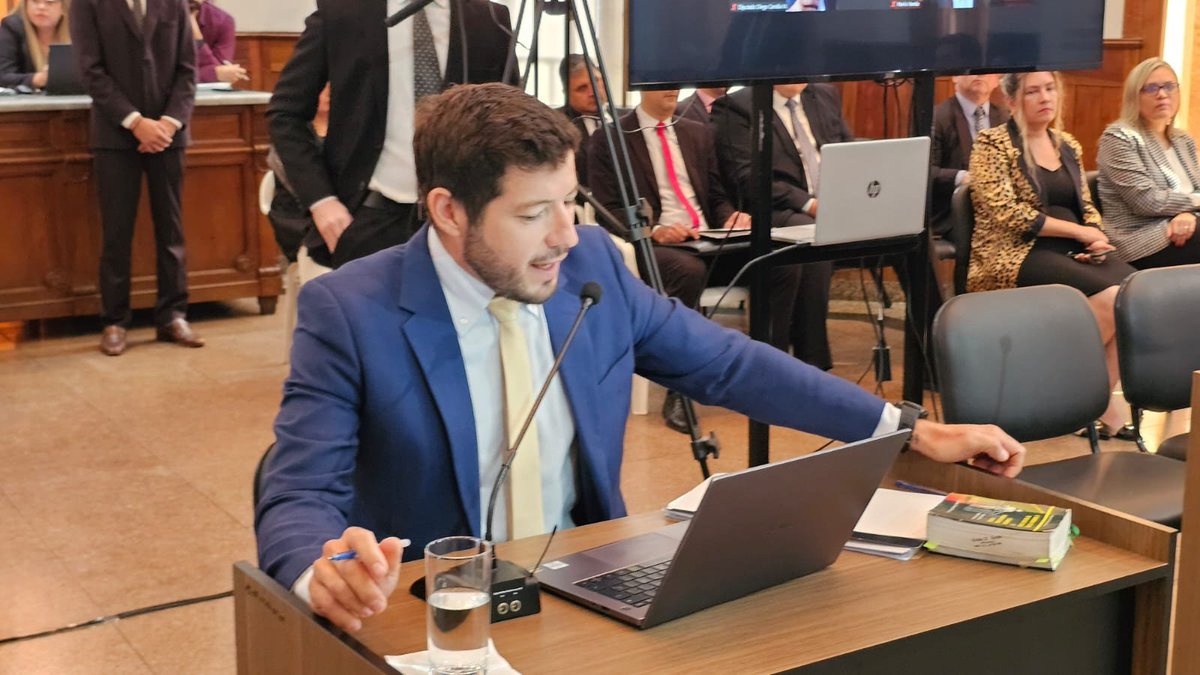 Jem_py's tweet photo. 🗣️ Audiencia, en curso.
🔺Parte Enjuiciada: Abg. Carmen Analía Cibils Miñarro.
🔺Testigo: Rofolfo Heyn.
🔺Fiscal Acusador: Abg. Celso Ayala.
#JEMPy https://t.co/NIKewEpPya