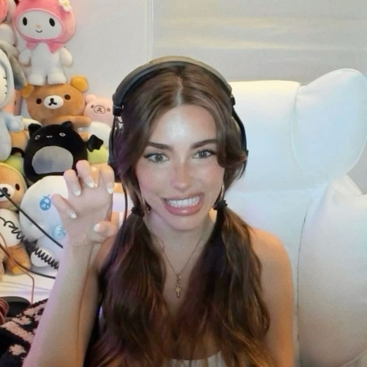 Madison Beer Spotify Updates tweet media