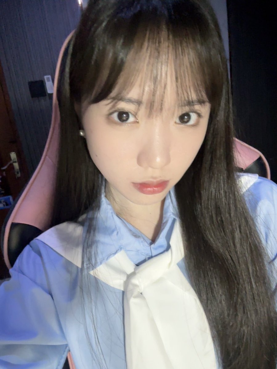 terimakasih banyak udah nemenin aku Showroom lagiii❤️ kalau kalian masih lanjut kegiatan, semangat yaaaaa! kalau sudah mau istirahat, met istirahaaatt😴