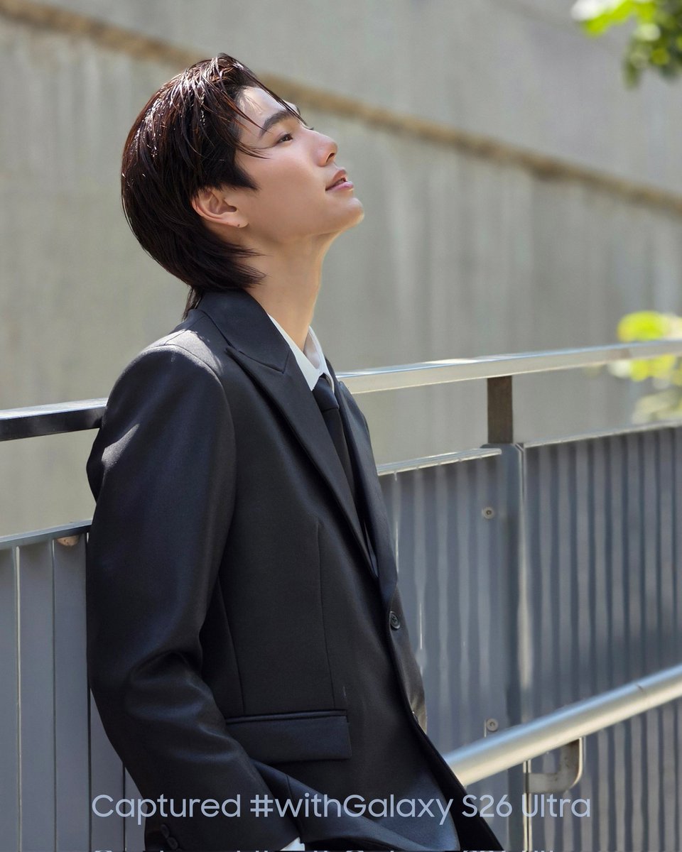 Every detail of Phuwin shines so clearly, captured beautifully