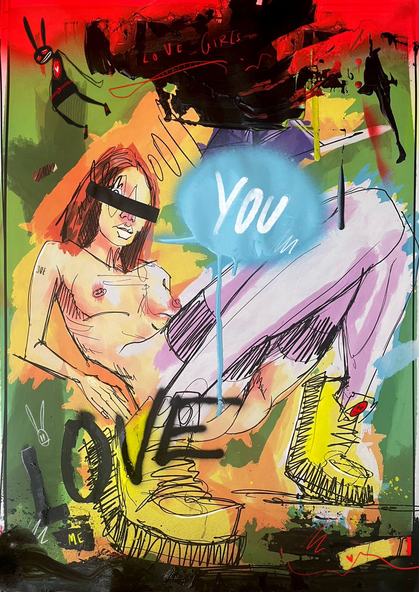 Custom Horror tweet media