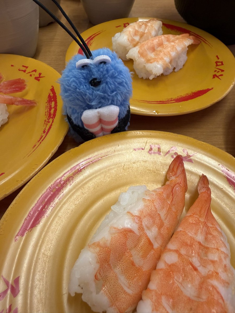 nn_sr2123's tweet photo. スシロースンスン！！
私が欲しかったエビ🦐と
旦那が欲しかったマグロ🐟
一発で出た❕運良い❕嬉しい❕ https://t.co/nnvSbpZxIr
