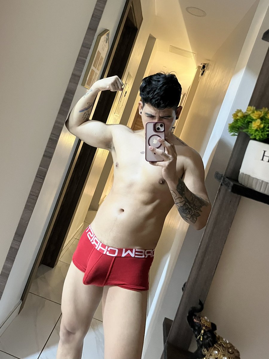 Rojo pasión 🥵😗

onlyfans.com/gaboantonov