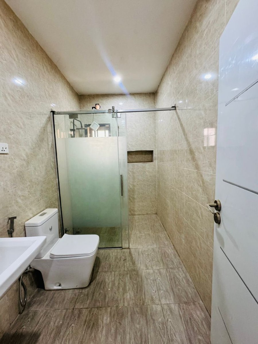 Price 340m For The Fastest Finger! Brand New 4bed Terrace Duplex With BQ Available For Sale At Jahi Gilmore Abuja/Tarred Access Road To The House/Just 4 Units In The Compound!! Take advantage and close ASAP!!!