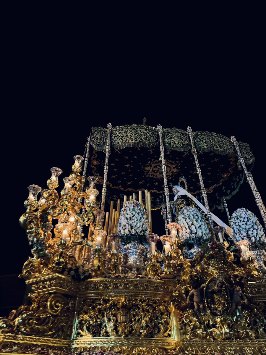 26. Navegando por Málaga se pasea la Soledad. #CofradíasMLG