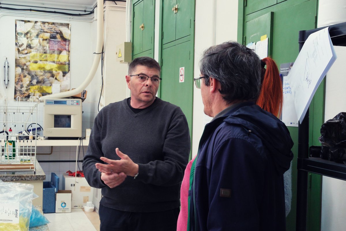 ICMAN_CSIC's tweet photo. Hoy hemos tenido el placer de recibir una visita de representantes del Ayuntamiento de Puerto Real para conocer las instalaciones del ICMAN. Estamos muy contentos por el interés que el consistorio está mostrando en nuestro trabajo.
#icman #PuertoReal https://t.co/ZTwH9CGVkw