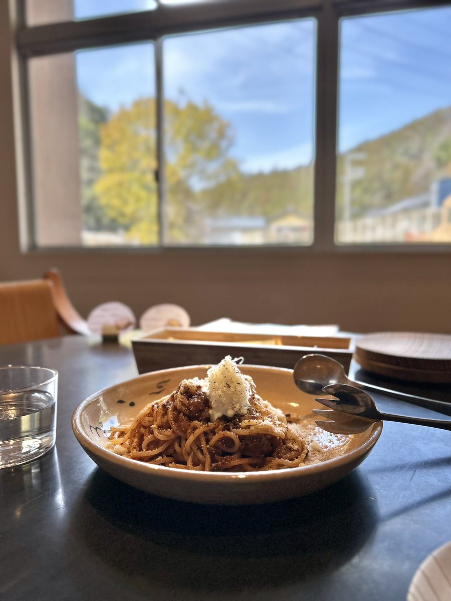 Rin9200hina's tweet image. 今日はお天気良かったので吉野まで🚗
3COINSでお馴染みのパルグループが運営する体験型施設KITOでランチ
ピザもパスタも美味しかったぁ✨
アンバーさんは吉野川でたっぷり川遊び🐶
大変良き１日でした❤️
#KITO