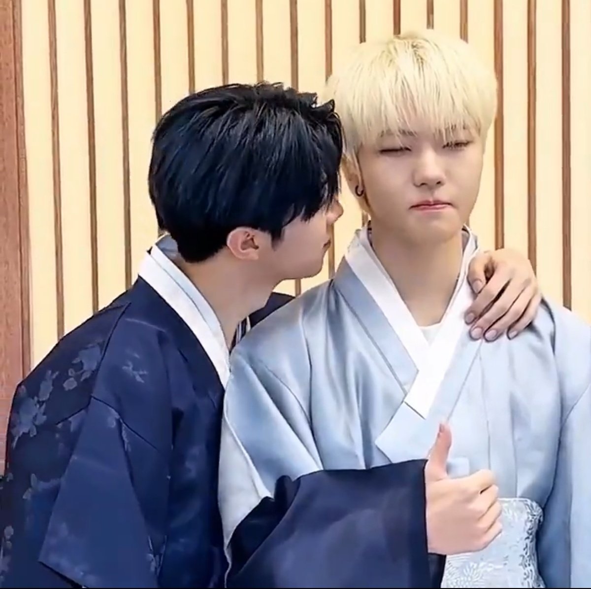 sparktosolar's tweet photo. Get someone who looks at you the way Hyunwoo looks at Junghoon https://t.co/WyrL1hph2U