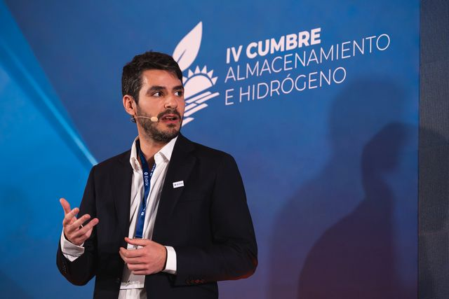 UNEFotovoltaica's tweet photo. "El crecimiento de renovables aumentará la necesidad de mayores servicios de balance para amortiguar los desvíos" Miguel Bethencourt #Entrix https://t.co/EmNIk2owqy
