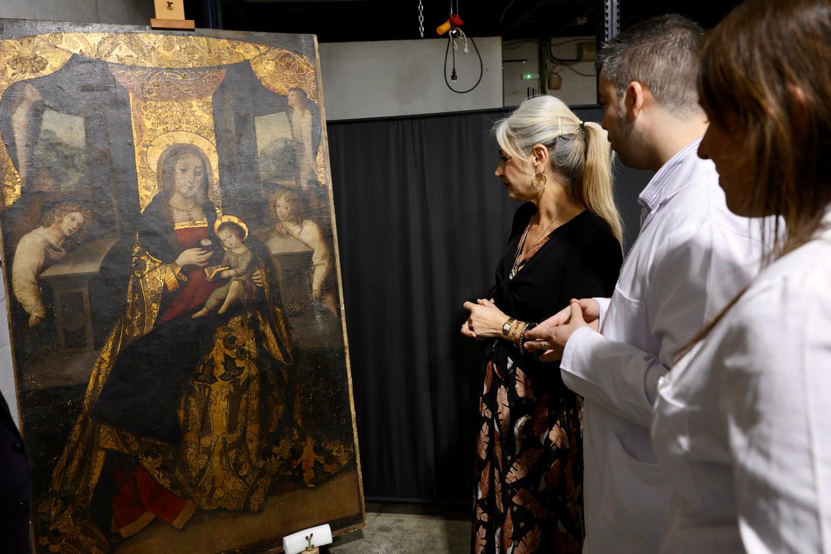 CulturaAND's tweet photo. ✅ Un total de 81 entidades de toda #Andalucía se benefician de las ayudas a la conservación del arte sacro, 37 de #Sevilla.

🖼️ @Patricia_Pozo_ visita @MusaeSL, donde se restauran obras de Herrera El Viejo o Alejo Fernández gracias a estas ayudas.

🆕 ➕ https://t.co/6N4hgcPAMK https://t.co/8gfxTj6I8t