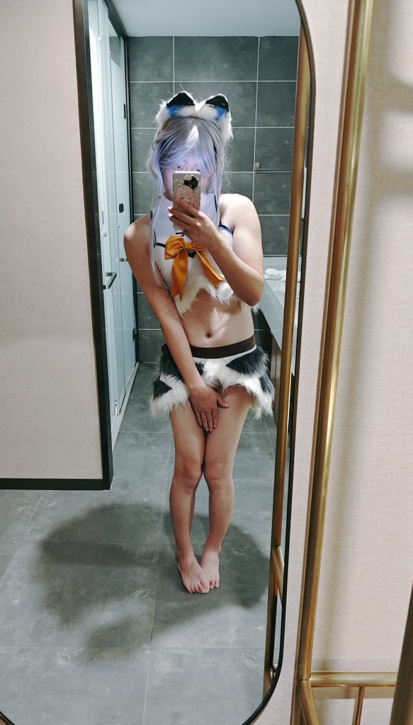 xiaoyumu520's tweet photo. 光腿还是白丝🤔
#男娘 #白丝 #伪娘 #cd https://t.co/yrZOoaHSlX