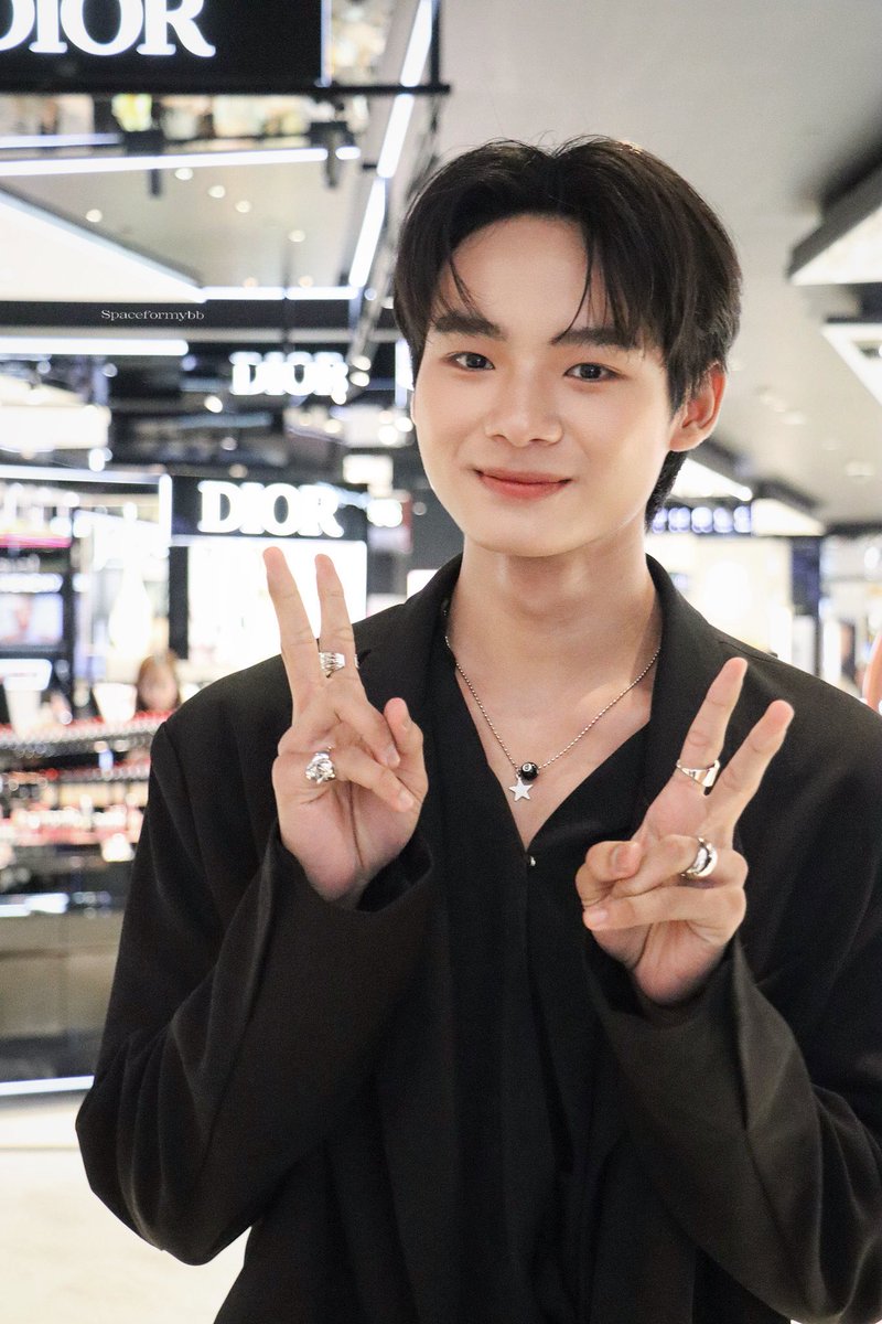 น่ารักอ่ะ  
<a href="/leopunjaphon/">Leopunjaphon</a>
#leopunjaphon
#JEANPAULGAULTIER
#LEMALEELIXIRABSOLUTE
#LUXASIATHAILAND