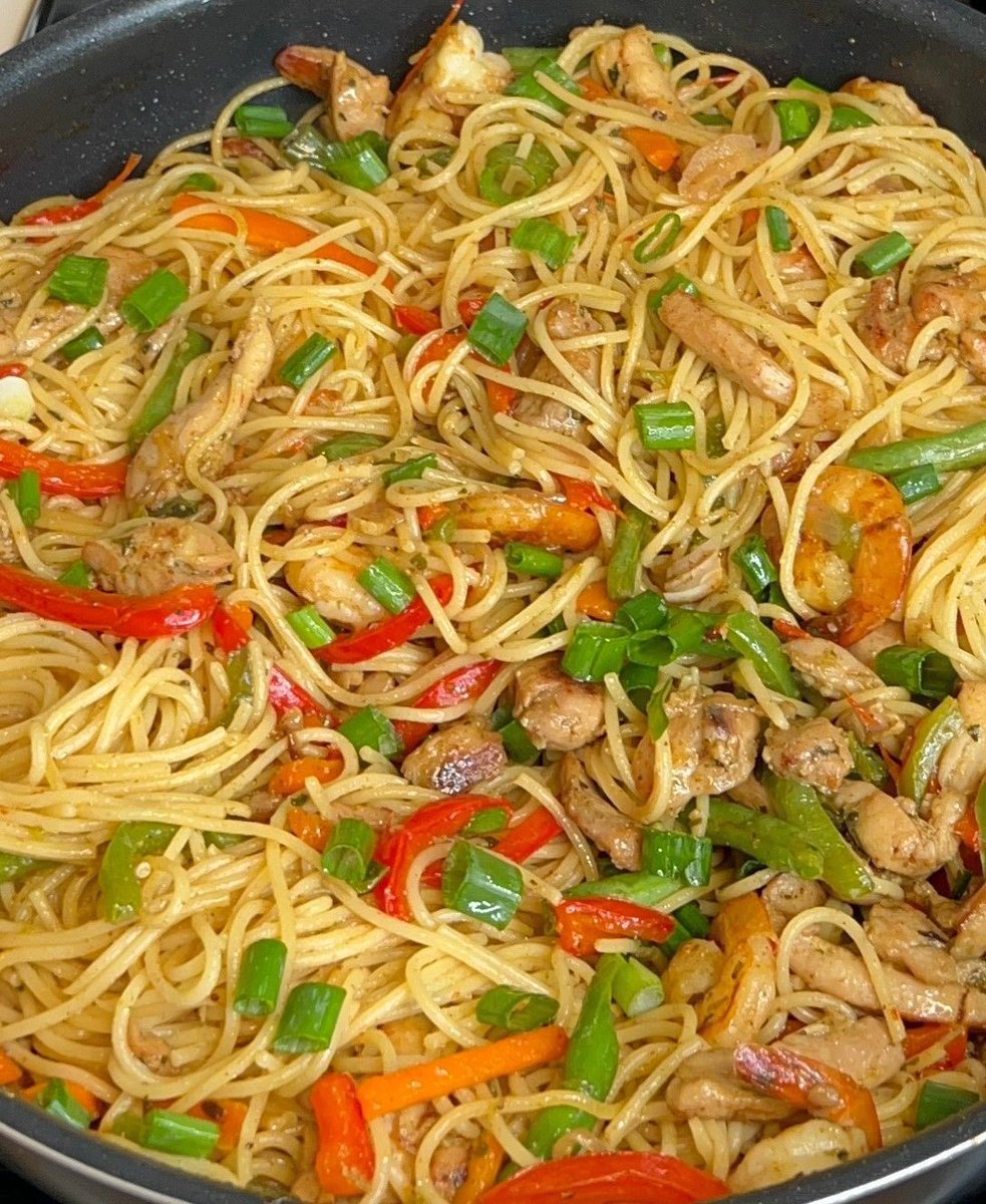 Jollof spaghetti      Or.      Fry spaghetti