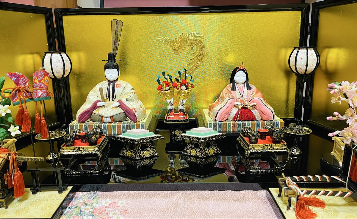 06Sommet's tweet photo. お雛様、今年もお変わりなく🎎来年は、段飾りを復活させようかなぁ…😊 https://t.co/VPxtwEnJUt