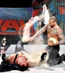 LenardW84381897's tweet image. This is the same CM Punk who literally used the real life Death of Paul Bearer in his Wrestlemania 29 storyline with The Undertaker. To the point he had Paul Heyman dress as Paul Bearer and he covered Undertaker in Bearer's "Ashes" as an insult. Punk lost the feud btw.